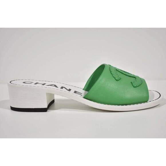 Chanel 22S Green Calfskin Leather White CC Logo Mules Slide Sandal Heel Flat 37 - Picture 1 of 12